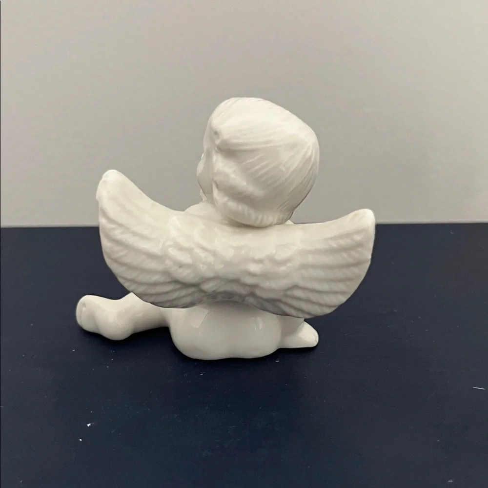 Porcelain Angel-Fairys-Cherubs 2 Vintage Excellent Condition white porcelain